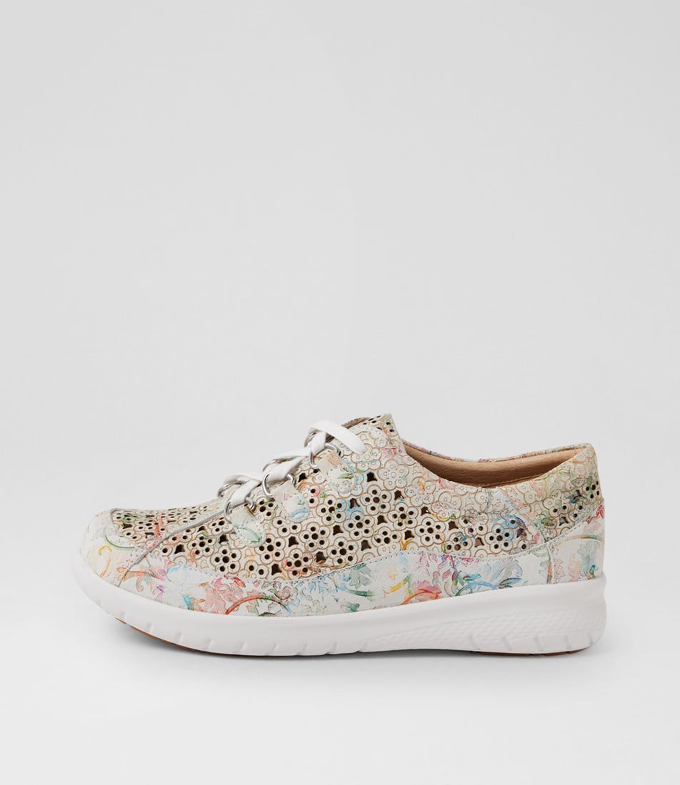 Sarmi Xf Almond Floral Leather Flat Shoes