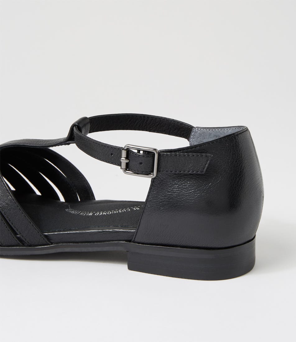 Pier One Toe Cap Smart