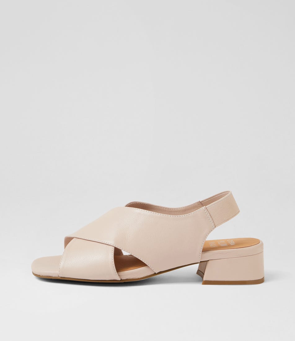 Melula W Nougat Leather Elastic Sandals